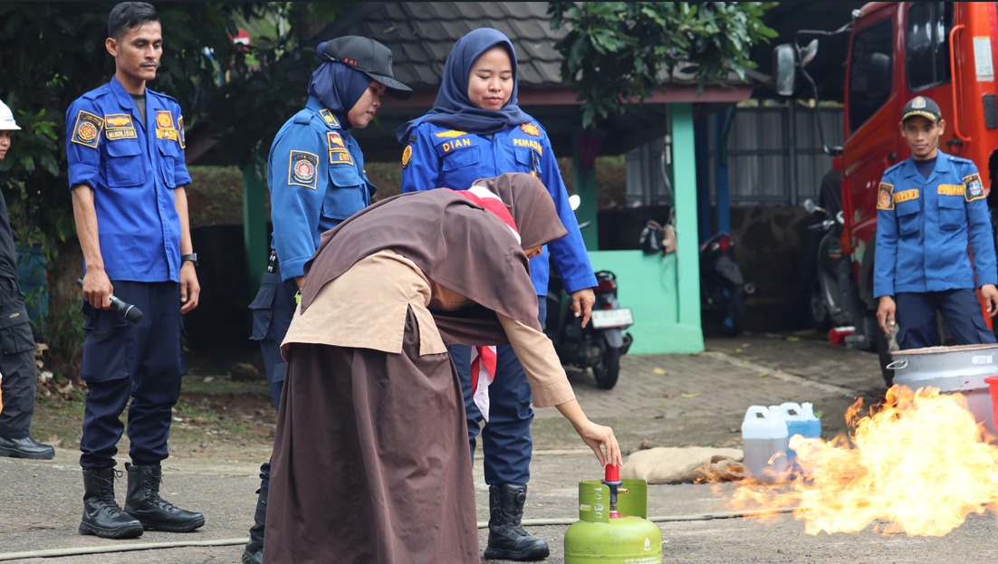 Investasi Masa Depan: Mengapa Boarding School Jauh Lebih Unggul dari Full Day School?